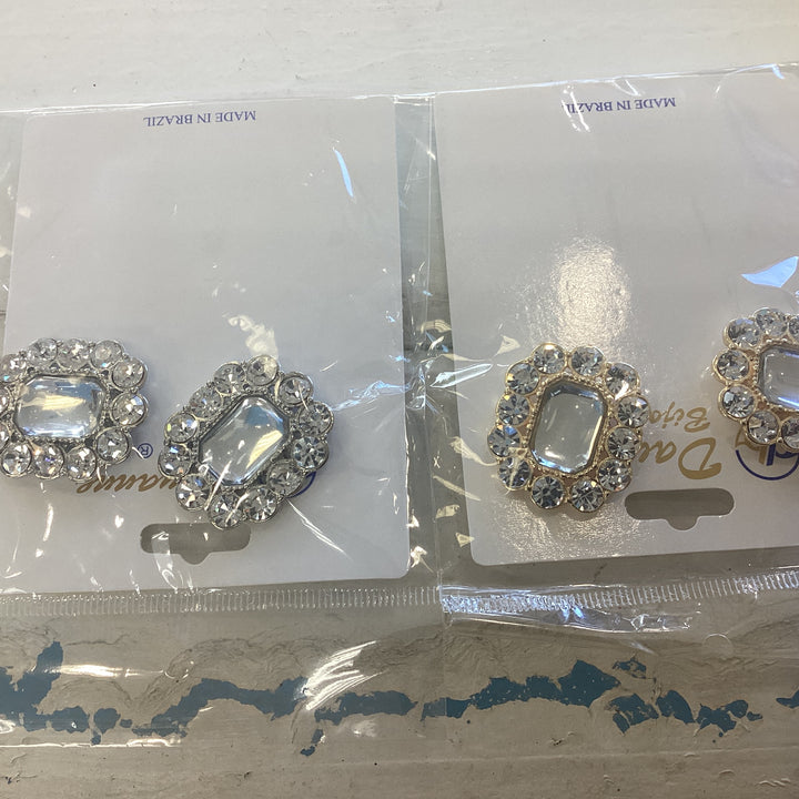 Earrings white stone