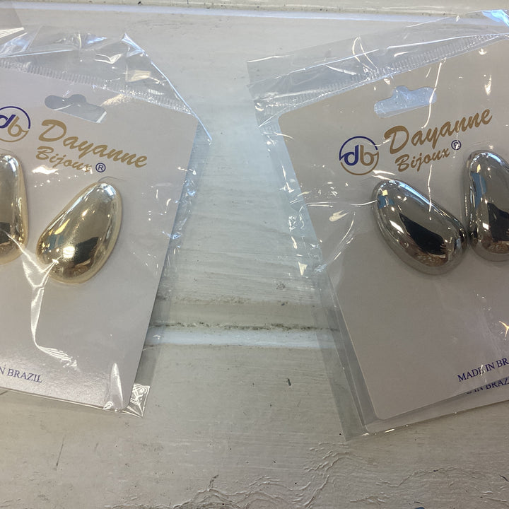 Earrings seed shaped