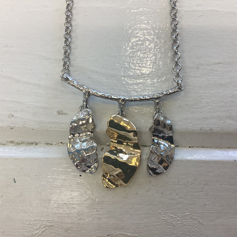Necklace geometric leaves