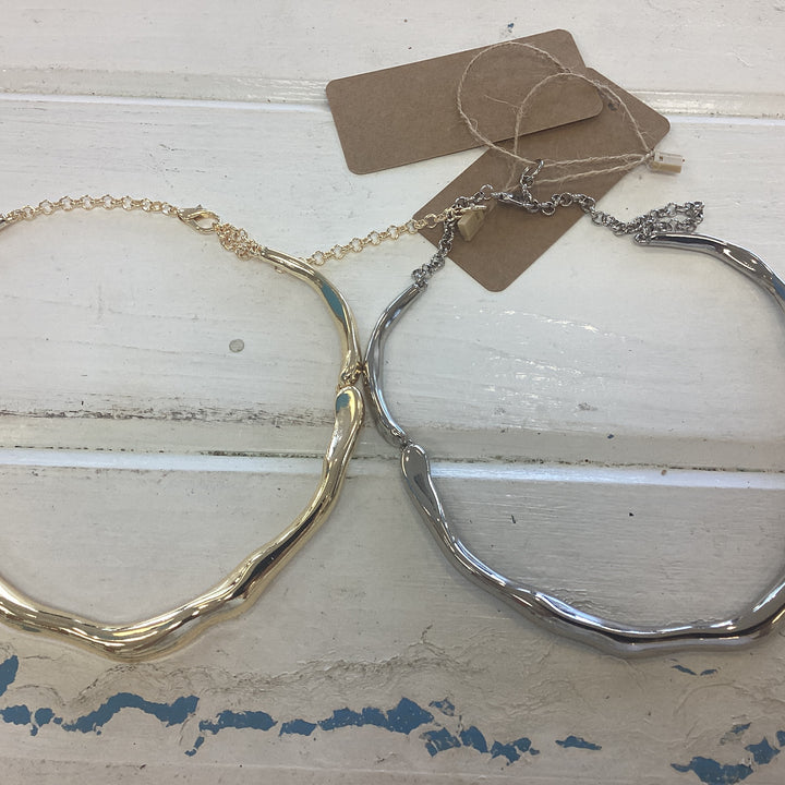 Structured choker