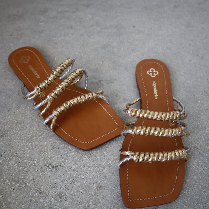 Flat sandals tirinha