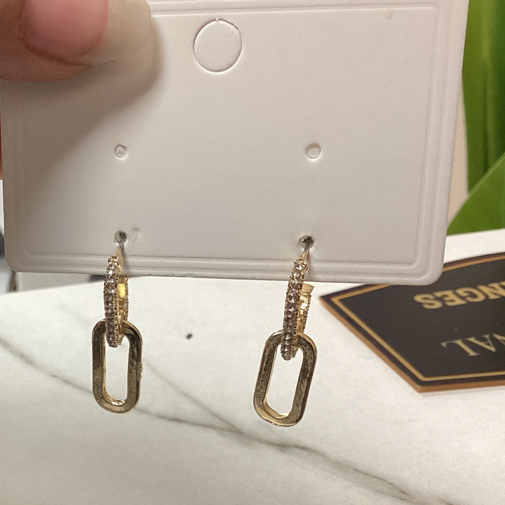 Earrings lock