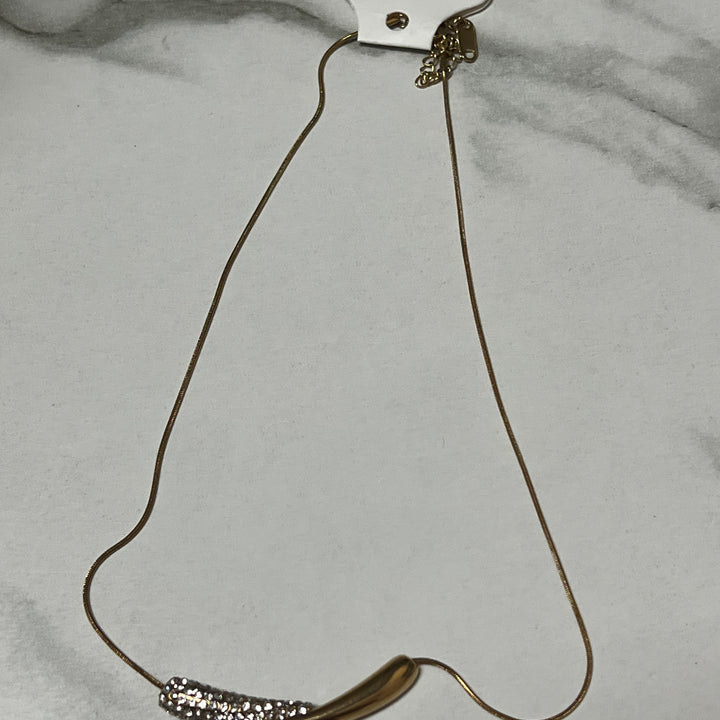 Sparkly necklace